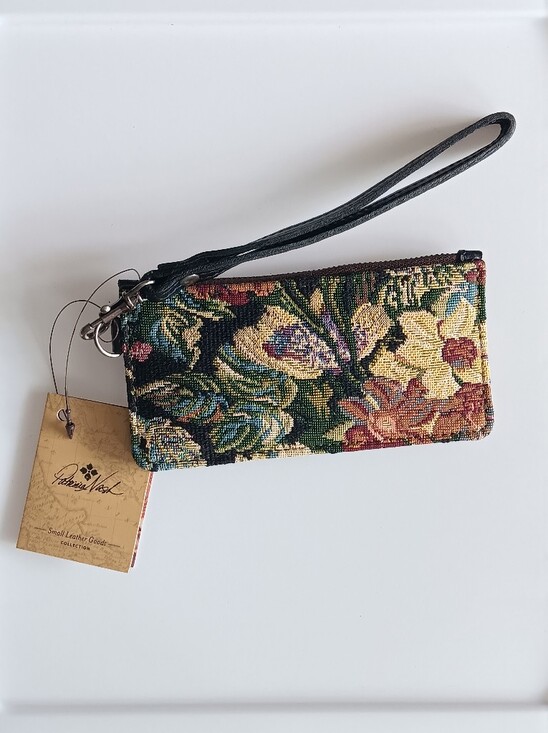 Patricia Nash Handbags - Patricia Nash Leather Woven Floral Tapestry Wristlet Card Wallet Almeria Black